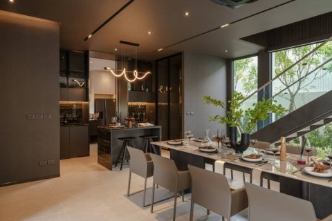 Chalet de 4 dormitorios en Pattaya, Tailandia № 124643 - foto 9