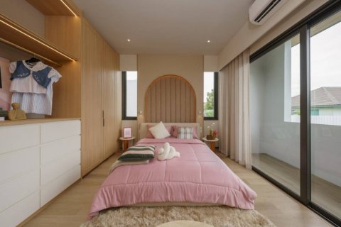 Chalet de 4 dormitorios en Pattaya, Tailandia № 124645 - foto 8