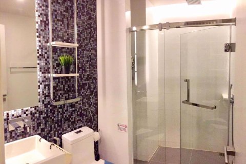 Condominio de 1 dormitorio en Khlong Toei, Bangkok, Tailandia № 76473 - foto 5