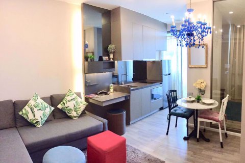 Condominio de 1 dormitorio en Khlong Toei, Bangkok, Tailandia № 76473 - foto 2