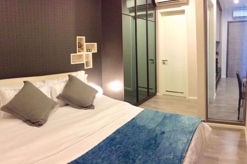 Condominio de 1 dormitorio en Khlong Toei, Bangkok, Tailandia № 76472 - foto 3