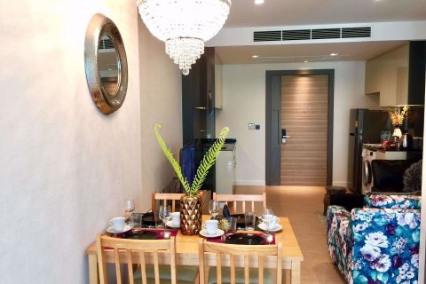 Condominio de 1 dormitorio en Bang Rak, Bangkok, Tailandia № 76474 - foto 2