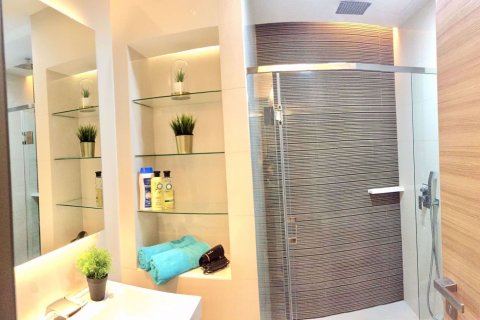 Condominio de 1 dormitorio en Bang Rak, Bangkok, Tailandia № 76474 - foto 4