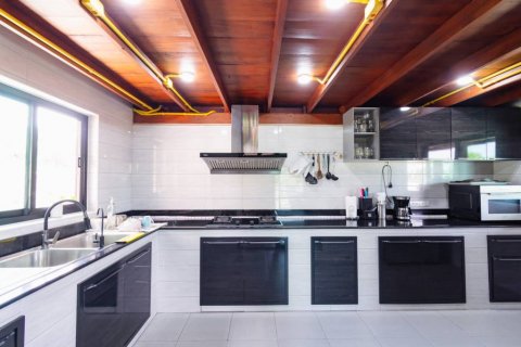 Casa de 3 dormitorios en Pran Buri, Tailandia № 144413 - foto 7