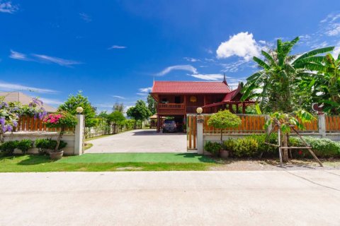 Casa de 3 dormitorios en Pran Buri, Tailandia № 144413 - foto 6