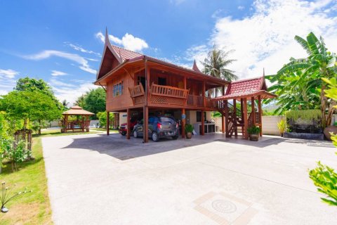 Casa de 3 dormitorios en Pran Buri, Tailandia № 144413