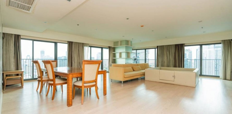 Condominio de 3 dormitorios en Khlong Toei, Bangkok, Tailandia № 144409