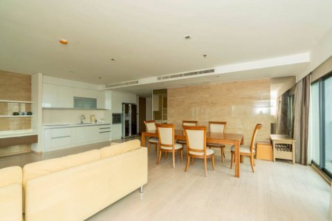 Condominio de 3 dormitorios en Khlong Toei, Bangkok, Tailandia № 144409 - foto 3