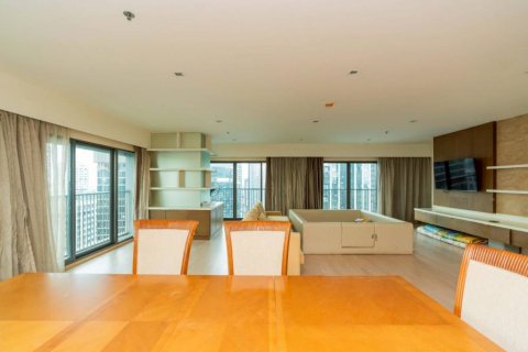 Condominio de 3 dormitorios en Khlong Toei, Bangkok, Tailandia № 144409 - foto 2