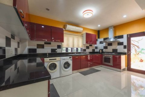 Casa de 5 dormitorios en Phuket, Tailandia № 144414 - foto 7