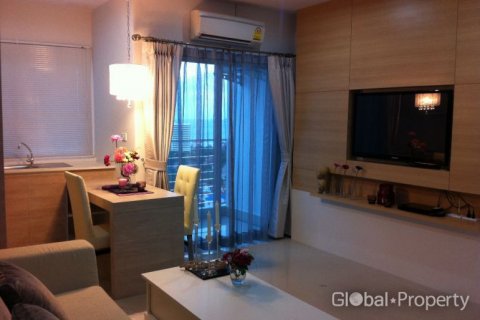 Condominio de 1 dormitorio en Pattaya, Tailandia № 100719 - foto 7