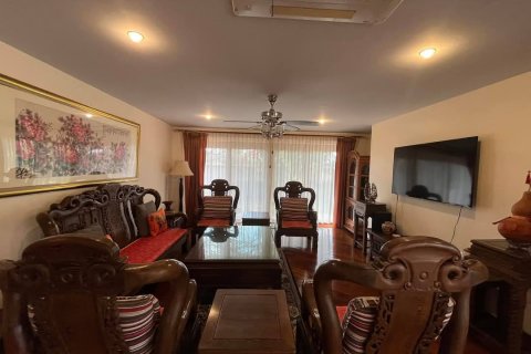 Haus in Pattaya, Thailand 6 Schlafzimmer № 123563 - Foto 8