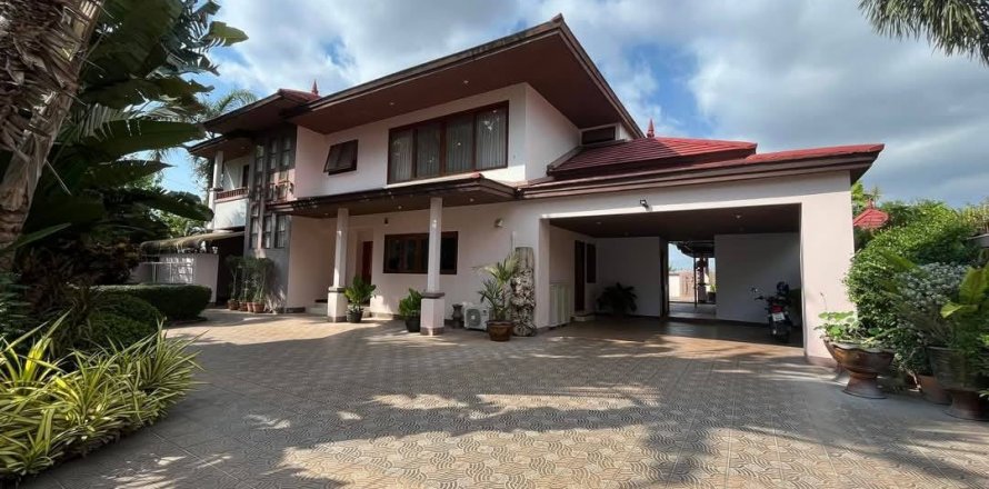Haus in Pattaya, Thailand 6 Schlafzimmer № 123563