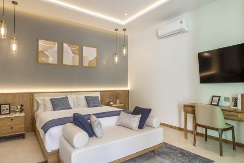 Chalet de 4 dormitorios en Bang Tao, Tailandia № 70906 - foto 4