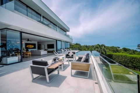 Chalet de 6 dormitorios en Surat Thani, Tailandia № 132798 - foto 2