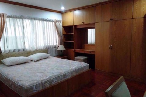Condominio de 2 dormitorios en Watthana, Bangkok, Tailandia № 76132 - foto 13