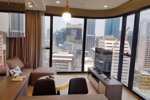 Condominio de 2 dormitorios en Bang Rak, Bangkok, Tailandia № 76129 - foto 2