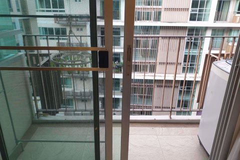 Condominio de 1 dormitorio en Watthana, Bangkok, Tailandia № 76130 - foto 11