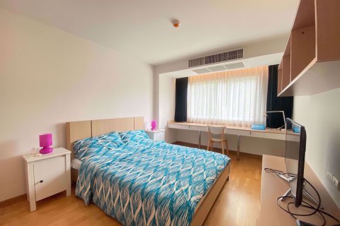Condominio de 2 dormitorios en Phra Khanong, Bangkok, Tailandia № 76131 - foto 5
