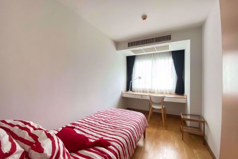 Condominio de 2 dormitorios en Phra Khanong, Bangkok, Tailandia № 76131 - foto 8