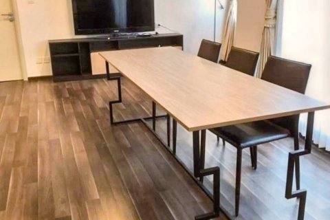 Condominio de 2 dormitorios en Samut Prakan, Tailandia № 115770 - foto 3