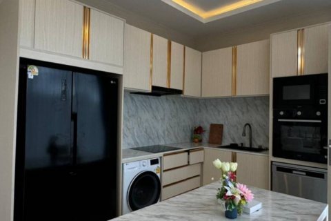 Casa de 4 dormitorios en Phuket, Tailandia № 115771 - foto 4