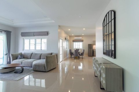Chalet de 3 dormitorios en Hua Hin, Tailandia № 132667 - foto 8