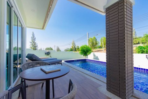 Chalet de 3 dormitorios en Hua Hin, Tailandia № 132667 - foto 5