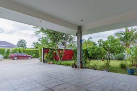 Chalet de 3 dormitorios en Cha-am, Tailandia № 132670 - foto 5