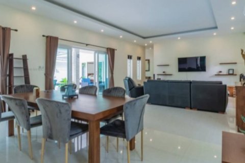 Chalet de 3 dormitorios en Cha-am, Tailandia № 132670 - foto 3