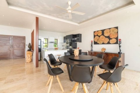 Villa in Surat Thani, Thailand 4 Schlafzimmer № 132671 - Foto 8