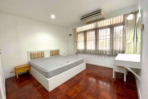 Condominio de 4 dormitorios en Watthana, Bangkok, Tailandia № 76221 - foto 11