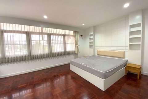 Condominio de 4 dormitorios en Watthana, Bangkok, Tailandia № 76221 - foto 6