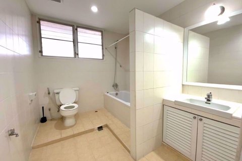 Condominio de 4 dormitorios en Watthana, Bangkok, Tailandia № 76221 - foto 15