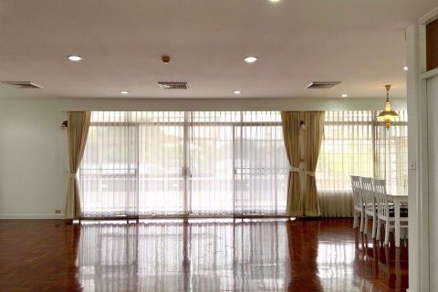 Condominio de 4 dormitorios en Watthana, Bangkok, Tailandia № 76221 - foto 3