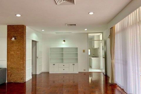 Condominio de 4 dormitorios en Watthana, Bangkok, Tailandia № 76221 - foto 5