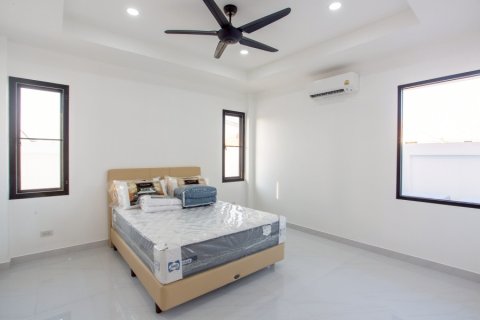 Casa de 3 dormitorios en Hua Hin, Tailandia № 126028 - foto 8