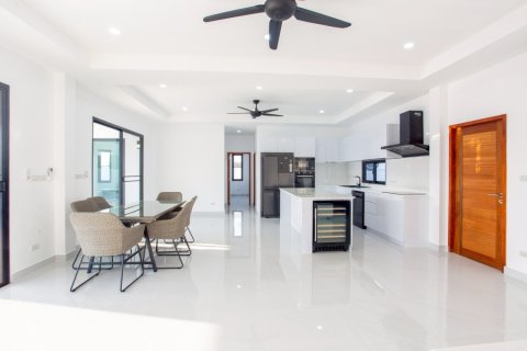 Casa de 3 dormitorios en Hua Hin, Tailandia № 126028 - foto 4