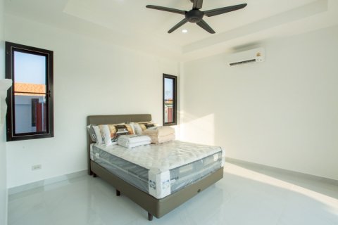Casa de 3 dormitorios en Hua Hin, Tailandia № 126028 - foto 9
