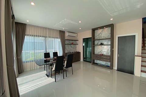 Casa de 3 dormitorios en Hua Hin, Tailandia № 125360 - foto 9