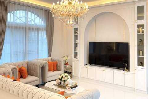 Chalet de 4 dormitorios en Pattaya, Tailandia № 125960 - foto 5
