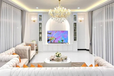 Chalet de 4 dormitorios en Pattaya, Tailandia № 125960 - foto 7