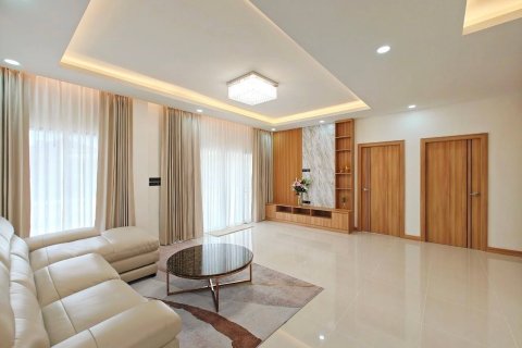 Villa in Bang Lamung, Thailand 4 bedrooms № 124045