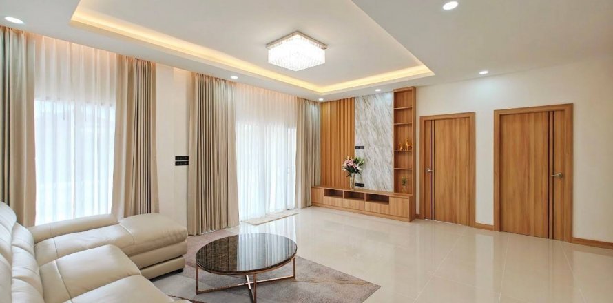 Villa à Bang Lamung, Thaïlande 4 chambres № 124045