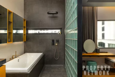 Condominio de 4 dormitorios en Khlong Toei, Bangkok, Tailandia № 124040 - foto 17