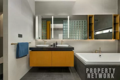 Condominio de 4 dormitorios en Khlong Toei, Bangkok, Tailandia № 124040 - foto 18