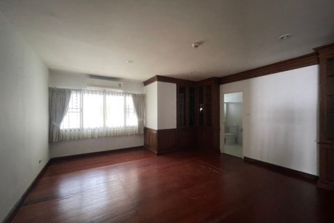 คอนโดมิเนียมในวัฒนา, กรุงเทพฯ, ประเทศไทย, 4 ห้องนอน № 124041 - รูปถ่าย 20