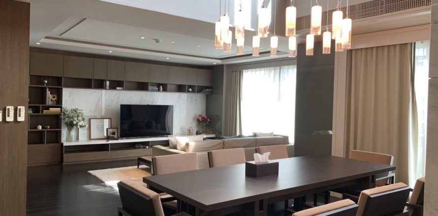 คอนโดมิเนียมในคลองเตย, กรุงเทพฯ, ประเทศไทย, 4 ห้องนอน № 124046
