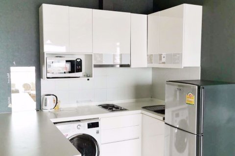 Condominio de 2 dormitorios en Bang Na, Bangkok, Tailandia № 76399 - foto 2
