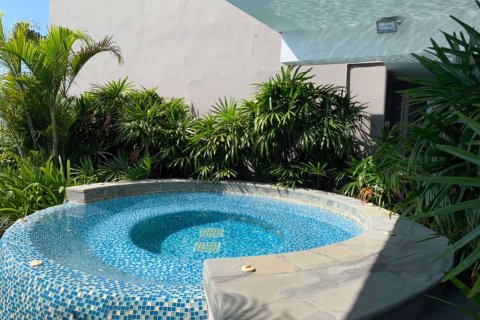 Condominio de 2 dormitorios en Ratchathewi, Bangkok, Tailandia № 76400 - foto 22